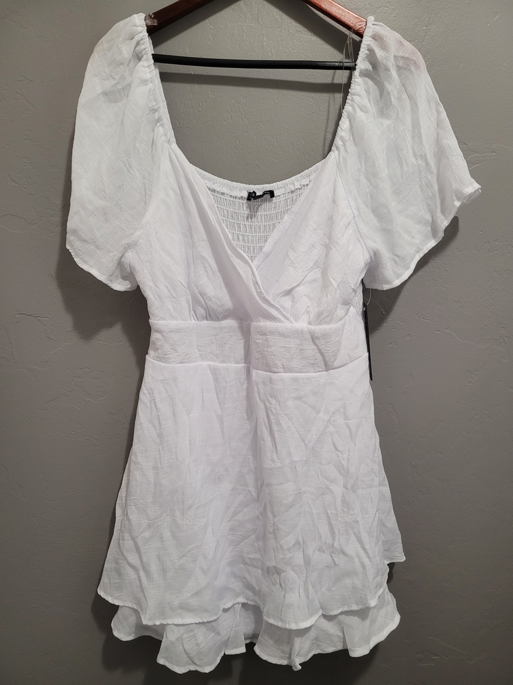 Women’s White Puff-Sleeve V-Neck Short Dress NWT